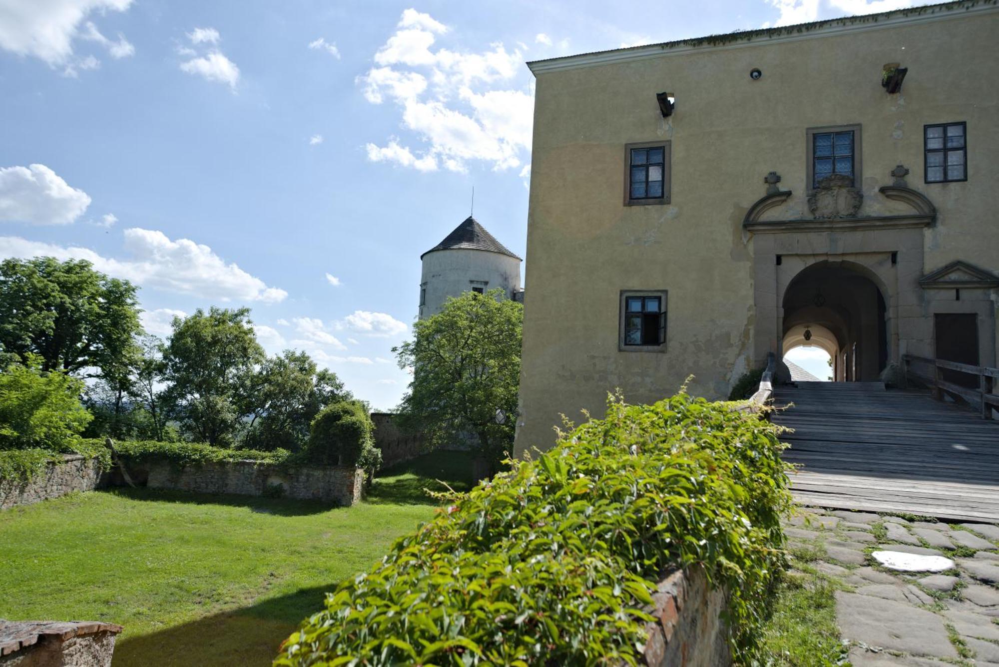 Отель New Pension At Rotor Brewery Kunovice Экстерьер фото